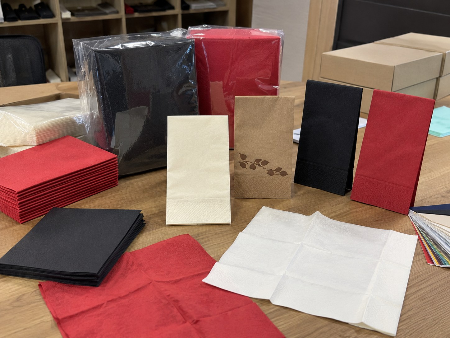 Colored airlaid napkins bulk supply with black red ivory kraft tone and custom colors