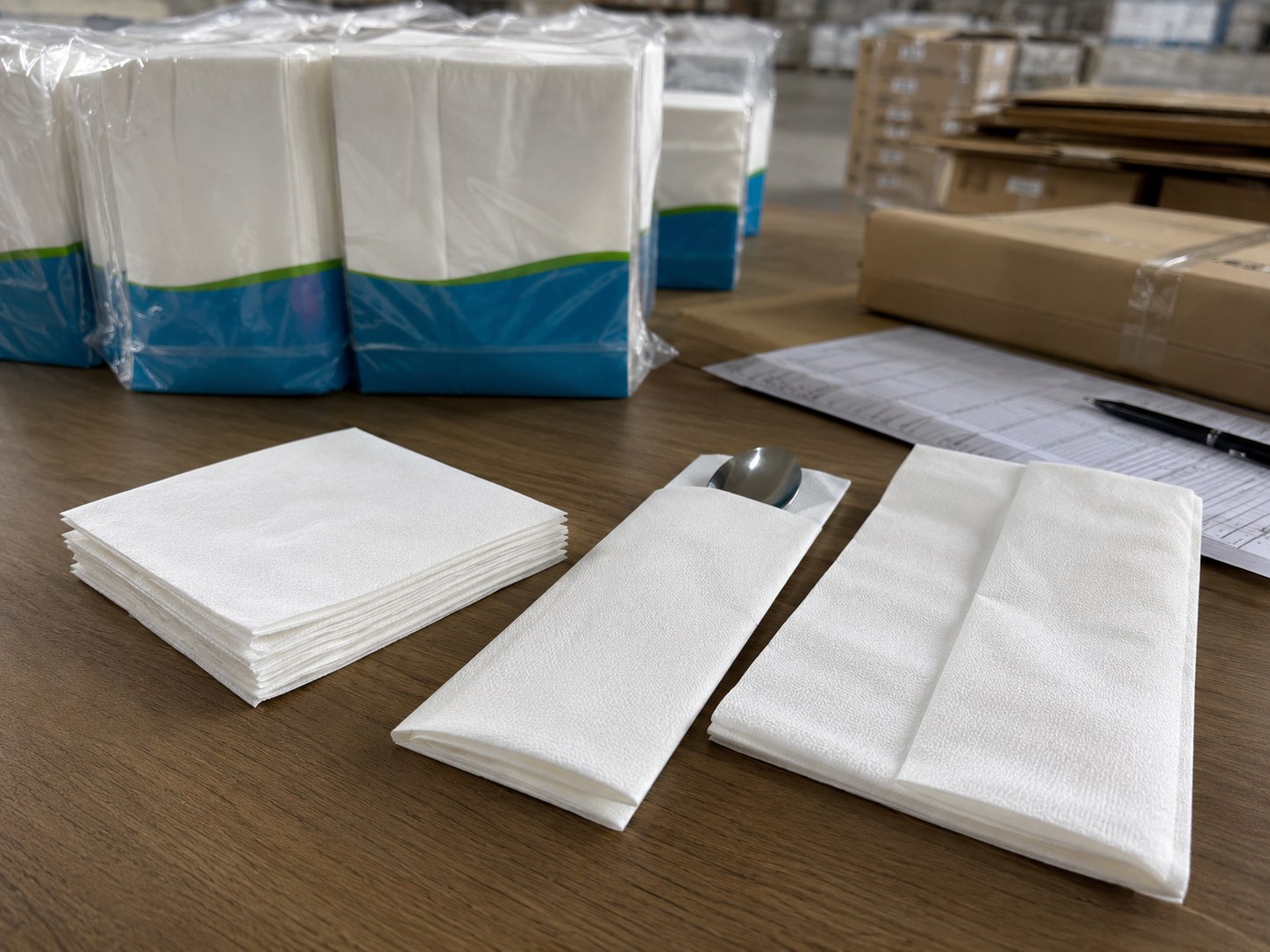 White airlaid napkins bulk supply for hotels restaurants catering and hospitality distributors